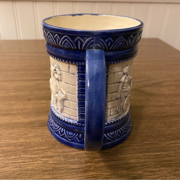 Vintage Ceramic blue and white Roman Chariot Mug - Picture 4 of 6